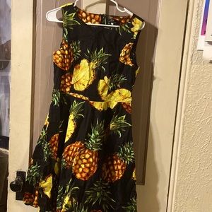 Rockabilly style dress with pineapple